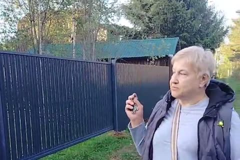 Видеоотзыв о заборе из евроштакетника